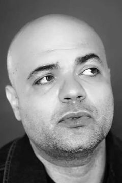 Marcel Cobzariu interpreta Customs Officer #1
