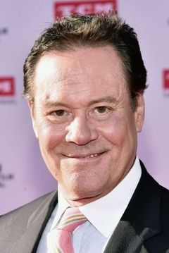 Chris Lemmon interpreta Radioman