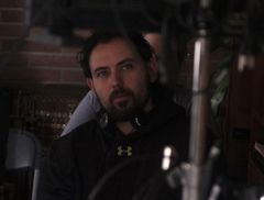 Jon Bloch interpreta T. C. Crawford