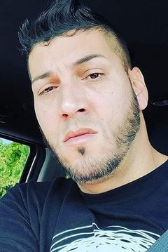 Oscar Rodriguez III interpreta Zombie / T800 (uncredited)