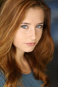Sarah Hoffmeister interpreta Missy Wells