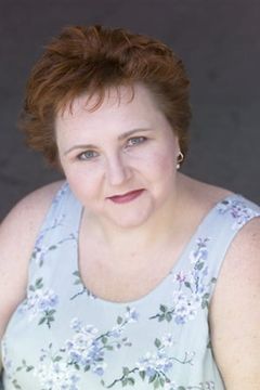 Cindy Clark interpreta Barbara