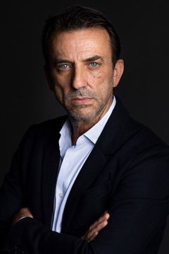 José Luis Rasero interpreta Capitán Petroquímica