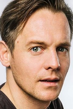 Johannes Zirner interpreta Rafael Lutz