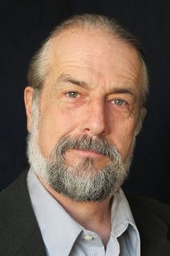 Kirk Larsen interpreta Warlord (uncredited)