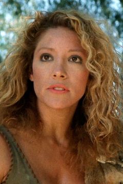 Ty Randolph interpreta Girl in Saloon (uncredited)