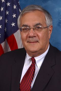 Barney Frank interpreta Self - Chairman, Financial Services Committee
