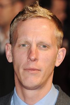 Laurence Fox interpreta Lord Palmerston