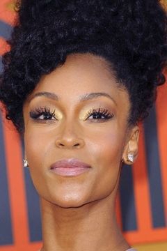 Yaya DaCosta interpreta April Sexton