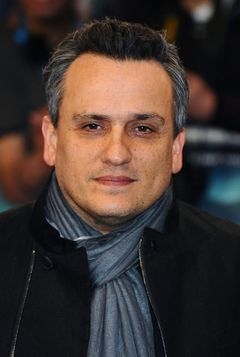 Joe Russo interpreta Dr. Fine