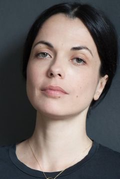 Violaine Gillibert interpreta Paloma, l'amie de Marc-Antoine