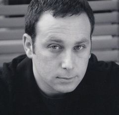 Alex Craig Mann interpreta Stockbroker