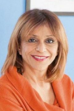 Doris Kyriakidou interpreta Christina (Petro Family)