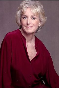 Kathleen Butler interpreta Older Kit