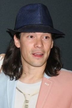 Charles Klapow interpreta Principal Dancer