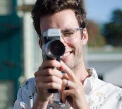 Nick Everhart interpreta Detective