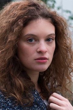 Pauline Briand interpreta Corinne Schwartz