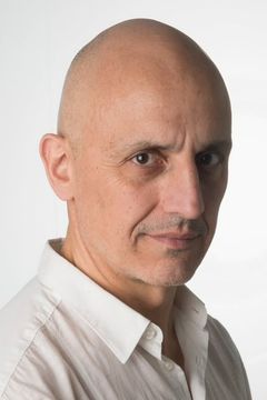 Alberto Jiménez interpreta Germán