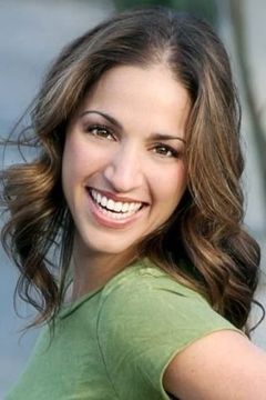 Julia Lea Wolov interpreta Bridesmaid