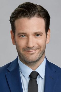 Colin Donnell interpreta Tommy Merlyn