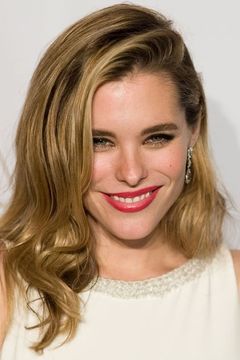 Susie Abromeit interpreta Robin Finn