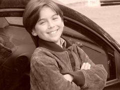 Logan O'Brien interpreta Boy Student