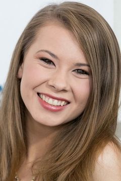 Bindi Irwin interpreta Kirra Cooper