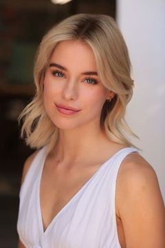 Elle Chapman interpreta Sarah