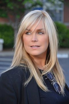 Catherine Hickland interpreta Virgin