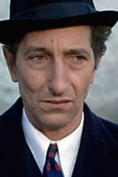 Pierre Koulak interpreta Spada