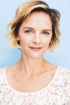 Boti Bliss interpreta Gina