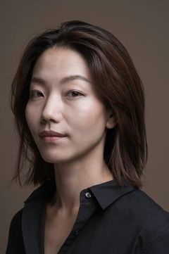 Kim Sin-rock interpreta Shin-rok