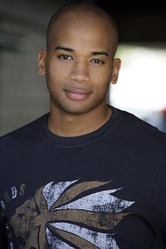 Adam Jamal Craig interpreta Dominic Vail