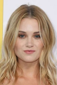 Virginia Gardner interpreta Karolina Dean