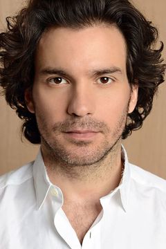 Santiago Cabrera interpreta Lancelot