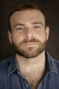 Kevin Brewer interpreta Chef Luke