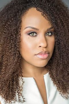 Kellee Stewart interpreta Courtney