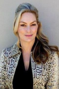 Katie Farringer interpreta Une admiratrice à New York