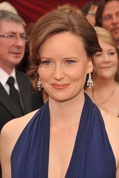 Charlotte Asprey interpreta Lady Mary Laurent