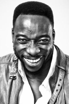 Bentley Kalu interpreta New York Tribune Staffer