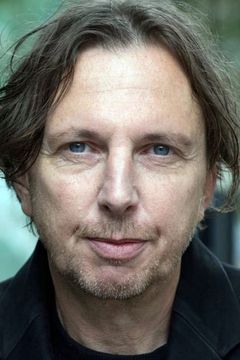 Rainer Egger interpreta Emil Barkhausen