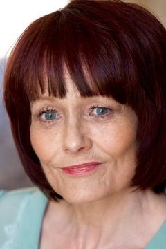 Maureen Carr interpreta Eileen