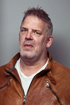 Jack Wouterse interpreta Municipal Official