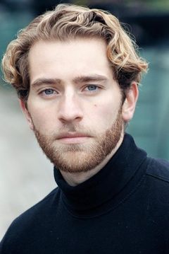 Chris Heeder interpreta John Walker Acting Double