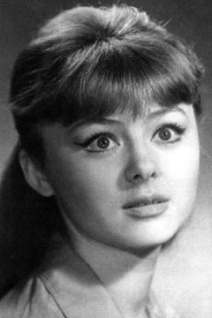 Natalya Seleznyova interpreta Grandmother