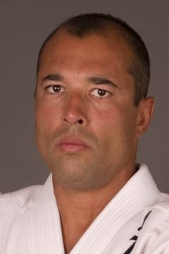 Royce Gracie interpreta Anngar