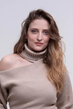 Mariann Hermányi interpreta Servant