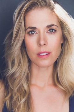 Lucy Owen interpreta Cynthia Green