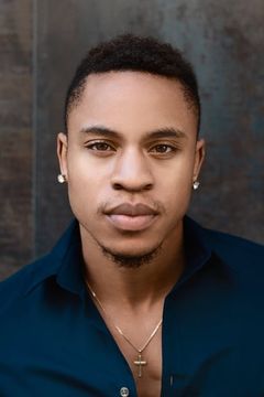Rotimi interpreta Frank