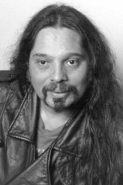 Paul James Vasquez interpreta Gang Leader